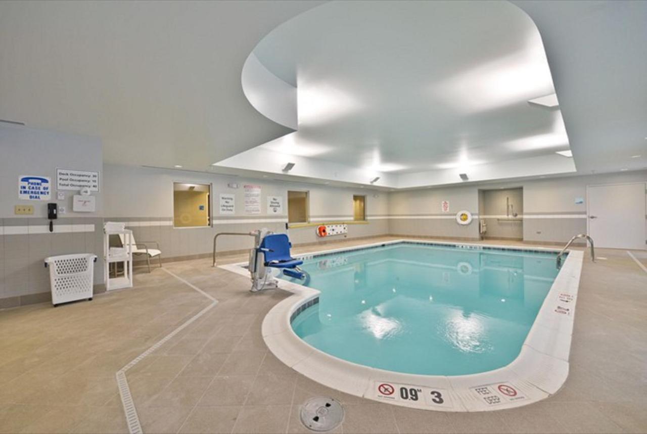 Holiday Inn Express Canandaigua By Ihg Bagian luar foto