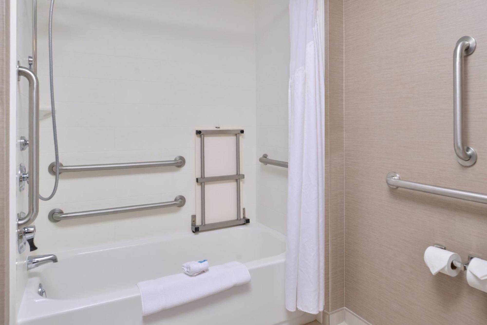 Holiday Inn Express Canandaigua By Ihg Bagian luar foto