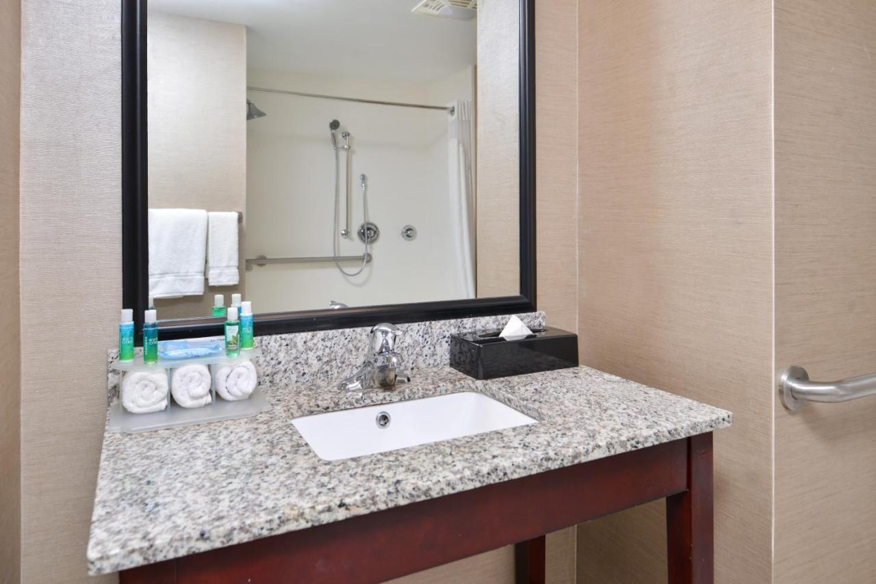 Holiday Inn Express Canandaigua By Ihg Bagian luar foto